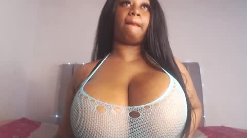 Sabrina Mora online show from April 10, 6:12 pm