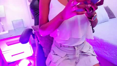 SabrinnaBrownn online show from November 12, 4:46 am