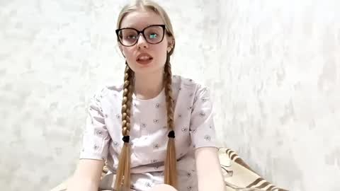 Sabrina online show from April 15, 6:04 pm