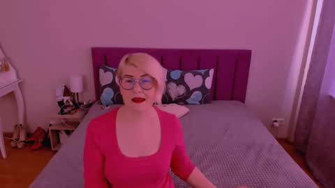 Sabrina MacMarren online show from February 6, 8:40 am