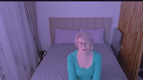 Sabrina MacMarren online show from March 31, 5:35 pm