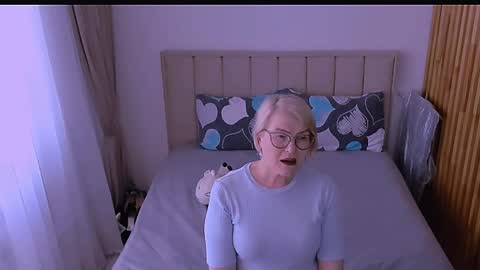 Sabrina MacMarren online show from April 17, 2:53 pm