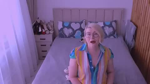 Sabrina MacMarren online show from June 21, 12:08 pm