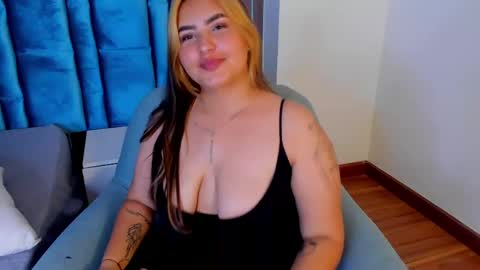 Snapshot of sabrinamaddoxs chatting on May 3, 3:51 pm SabrinaMaddox online show from May 3, 3:51 pm