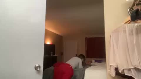 IM BACK BITCHES Wheres my group of SEXY SLUTS online show from December 27, 12:07 am