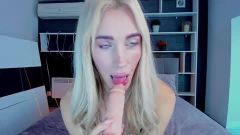 Snapshot of sabrinasharm chatting on October 4, 11:52 am Sabrina online show from October 4, 11:52 am