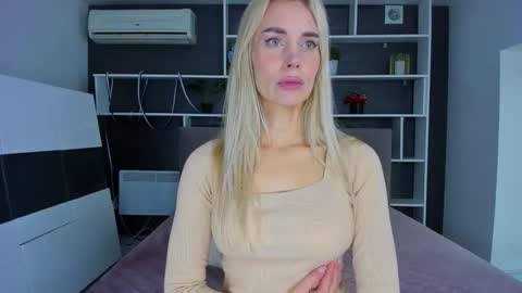 Snapshot of sabrinasharm chatting on November 10, 12:15 pm Sabrina online show from November 10, 12:15 pm