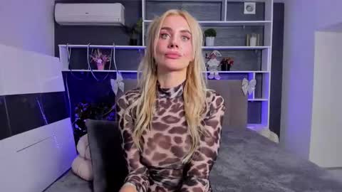 Sabrina online show from January 5, 5:27 pm