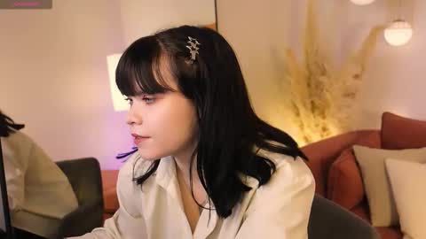 Sabrina online show from March 1, 9:33 am