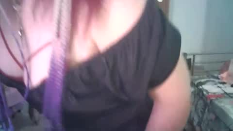 SabrinaXlovess online show from April 7, 6:30 pm