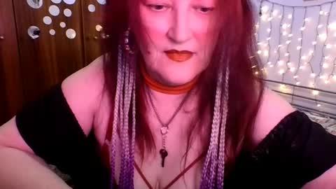 Snapshot of sabrinaxlovess chatting on May 4, 4:25 pm SabrinaXlovess online show from May 4, 4:25 pm