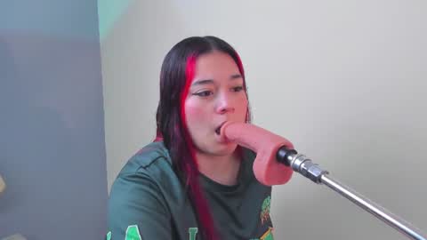 Snapshot of sabrinna_fox chatting on June 30, 7:26 pm sabrinna online show from June 30, 7:26 pm
