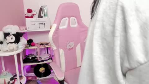 Ig  online show from February 19, 12:45 pm