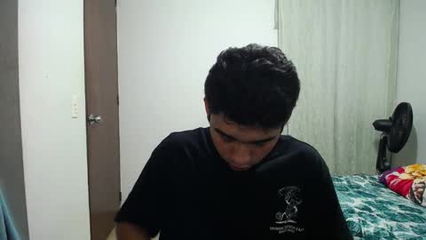 Snapshot of sack_rojas chatting on November 24, 12:21 am Sack online show from November 24, 12:21 am
