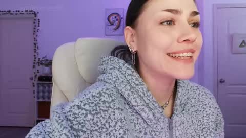 Sadie Renee  online show from October 17, 9:50 pm