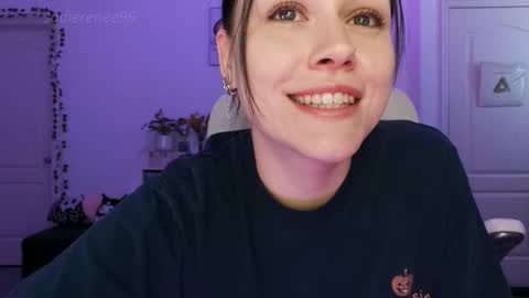 Sadie Renee  online show from November 18, 12:05 am