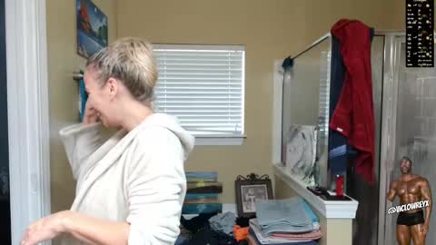 SadieRW online show from October 29, 4:31 pm