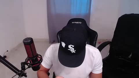 saenz_hotx online show from March 9, 10:30 pm