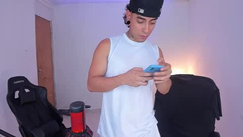 saenz_hotx online show from November 8, 9:35 pm