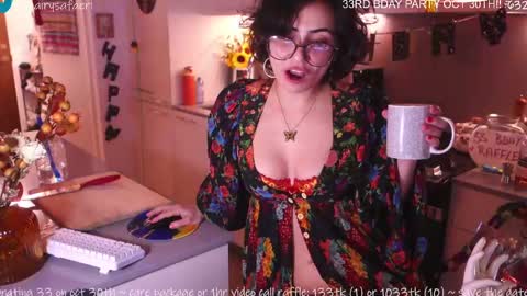 Snapshot of safaeri chatting on October 28, 5:26 pm Safa online show from October 28, 5:26 pm