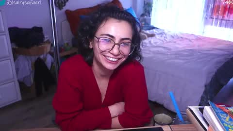 Snapshot of safaeri chatting on December 5, 7:54 pm Safa online show from December 5, 7:54 pm