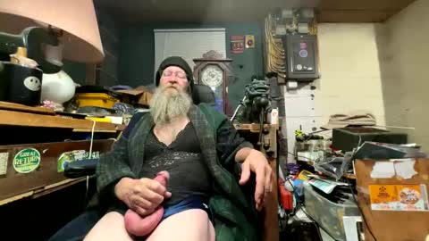 Snapshot of safety_fist chatting on February 16, 4:31 am safety_fist online show from February 16, 4:31 am