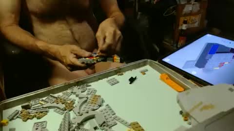 Snapshot of safety_fist chatting on December 18, 3:01 am safety_fist online show from December 18, 3:01 am