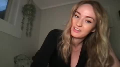 Snapshot of sagejessica chatting on December 21, 4:57 pm Jessica Sage online show from December 21, 4:57 pm