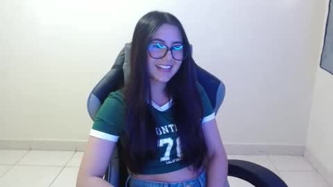 Snapshot of sahaliefox_ chatting on October 12, 8:52 pm Sahaliefox online show from October 12, 8:52 pm