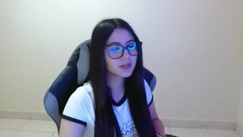 Snapshot of sahaliefox_ chatting on October 22, 7:24 pm Sahaliefox online show from October 22, 7:24 pm