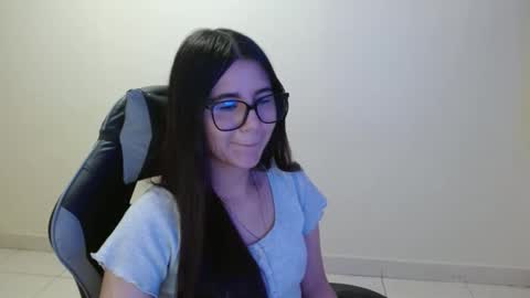 Snapshot of sahaliefox_ chatting on November 21, 9:57 pm Sahaliefox online show from November 21, 9:57 pm