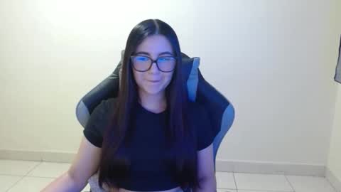 Snapshot of sahaliefox_ chatting on December 1, 8:25 pm Sahaliefox online show from December 1, 8:25 pm