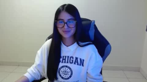 Snapshot of sahaliefox_ chatting on December 3, 11:36 pm Sahaliefox online show from December 3, 11:36 pm