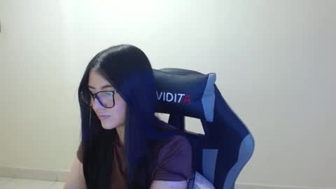 Snapshot of sahaliefox_ chatting on December 17, 8:26 pm Sahaliefox online show from December 17, 8:26 pm