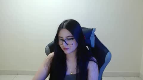 Sahaliefox  online show from January 7, 8:55 pm