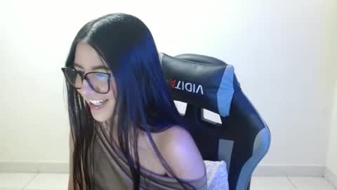 Sahaliefox  online show from February 13, 3:52 pm