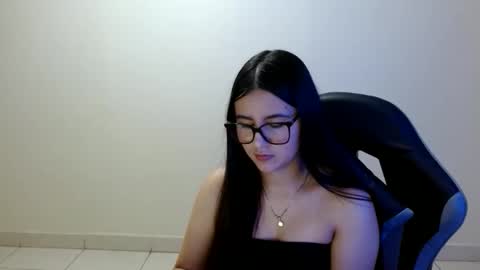 Snapshot of sahaliefox_ chatting on May 23, 3:27 pm Sahaliefox online show from May 23, 3:27 pm