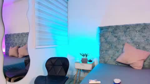 S A H M A N T A   R O S E online show from March 3, 4:07 am