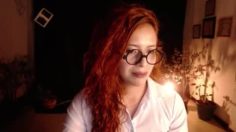 Snapshot of sahra_tayl0r_ chatting on February 13, 5:44 pm SARA online show from February 13, 5:44 pm