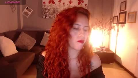 Snapshot of sahra_tayl0r_ chatting on February 28, 9:33 pm SARA online show from February 28, 9:33 pm