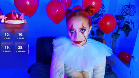 Snapshot of sahra_tayl0r_ chatting on October 2, 1:40 pm SARA online show from October 2, 1:40 pm