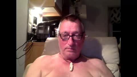 Snapshot of sail_naked chatting on October 11, 10:41 pm sail_naked online show from October 11, 10:41 pm