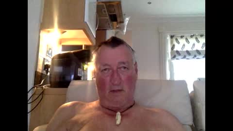 sail_naked online show from March 29, 5:35 pm