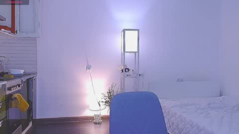 Sofia online show from April 18, 1:53 am