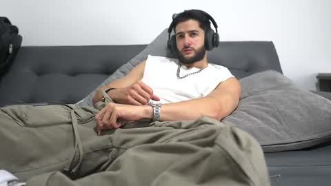 saimon  online show from February 9, 5:06 pm