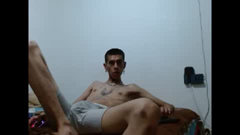 Snapshot of saint_boyy chatting on December 5, 5:04 am saint boy online show from December 5, 5:04 am