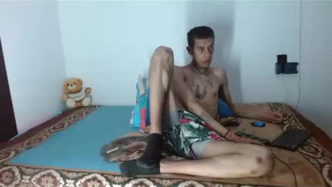 Snapshot of saint_boyy chatting on December 17, 6:56 am saint boy online show from December 17, 6:56 am