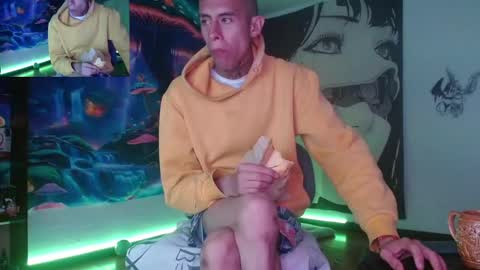 Snapshot of saint_boyy chatting on March 6, 8:52 am saint boy online show from March 6, 8:52 am