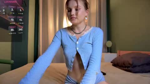 Sofia makes insane in your brain online show from September 19, 3:24 pm