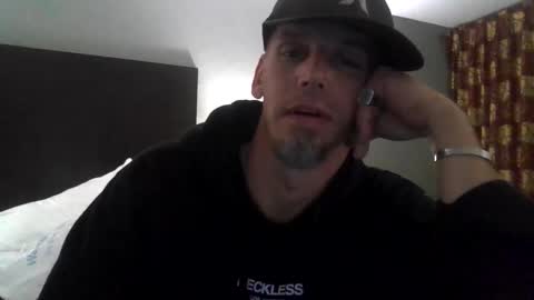 saintchriss online show from November 4, 1:59 am